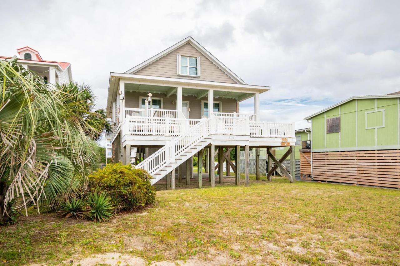 Beach Joy By Oak Island Accommodations Exterior photo