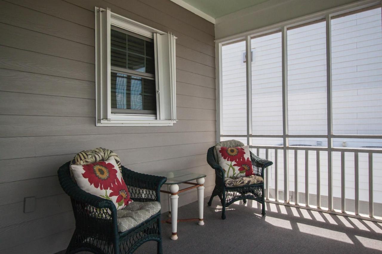 Beach Joy By Oak Island Accommodations Exterior photo