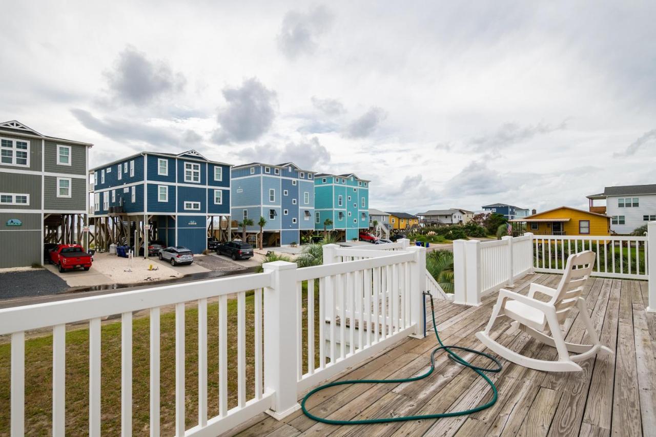 Beach Joy By Oak Island Accommodations Exterior photo