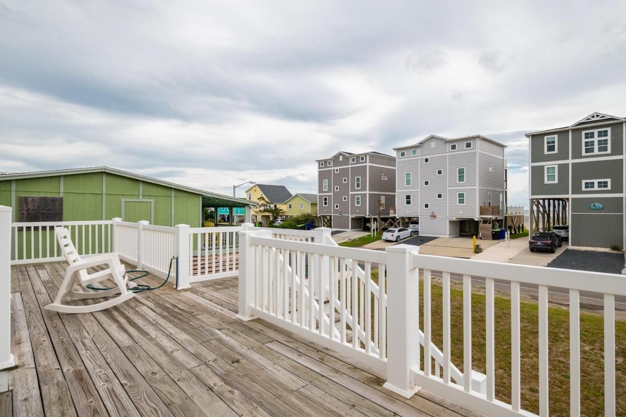 Beach Joy By Oak Island Accommodations Exterior photo