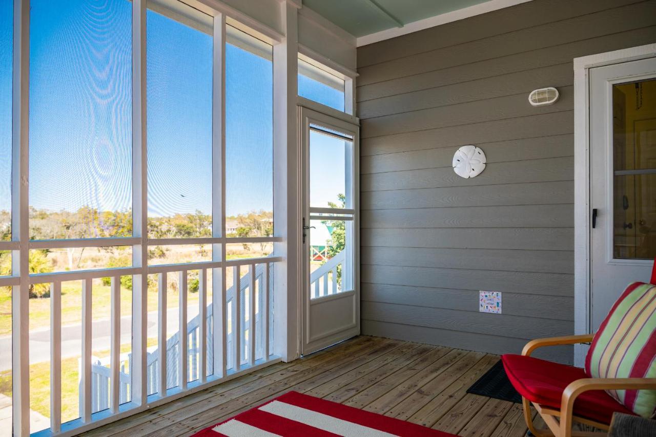 Beach Joy By Oak Island Accommodations Exterior photo