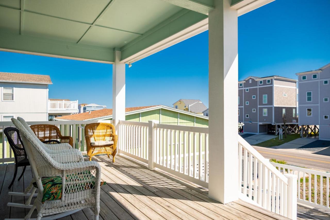 Beach Joy By Oak Island Accommodations Exterior photo