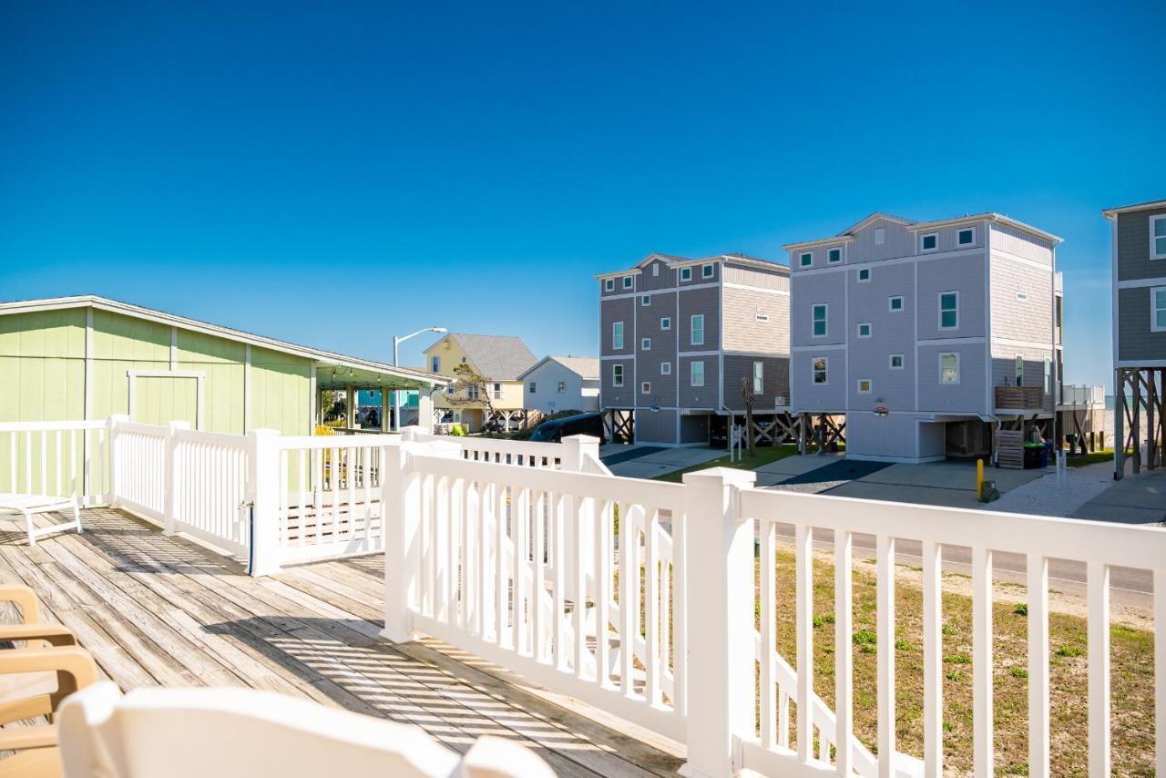 Beach Joy By Oak Island Accommodations Exterior photo