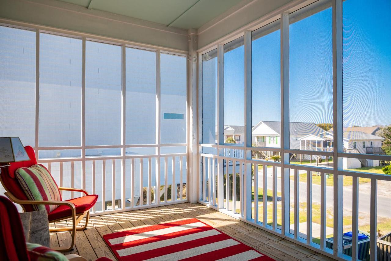 Beach Joy By Oak Island Accommodations Exterior photo